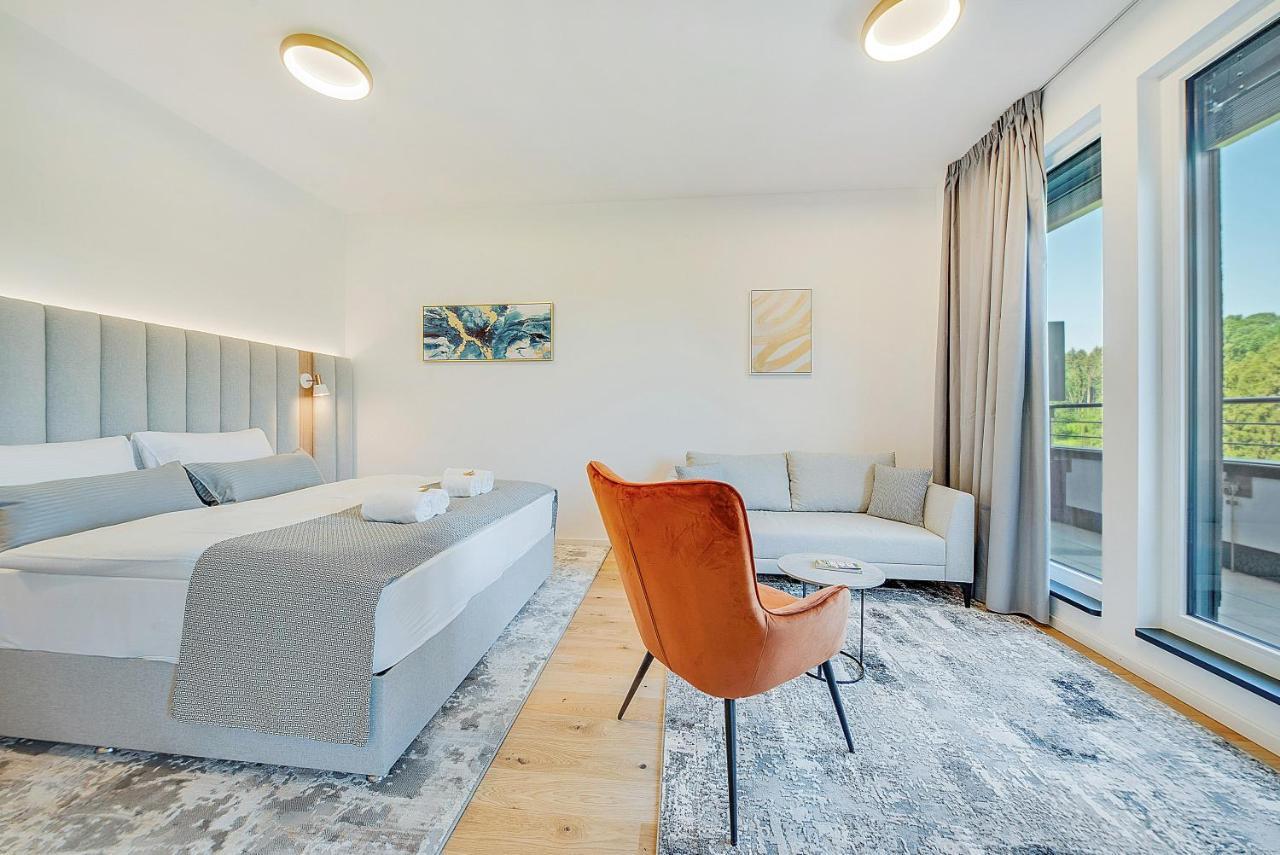 Bright: Rosenheim Aicherpark Exterior foto