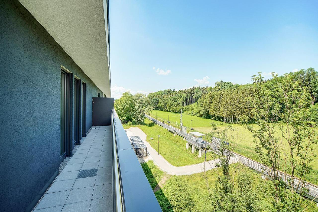 Bright: Rosenheim Aicherpark Exterior foto
